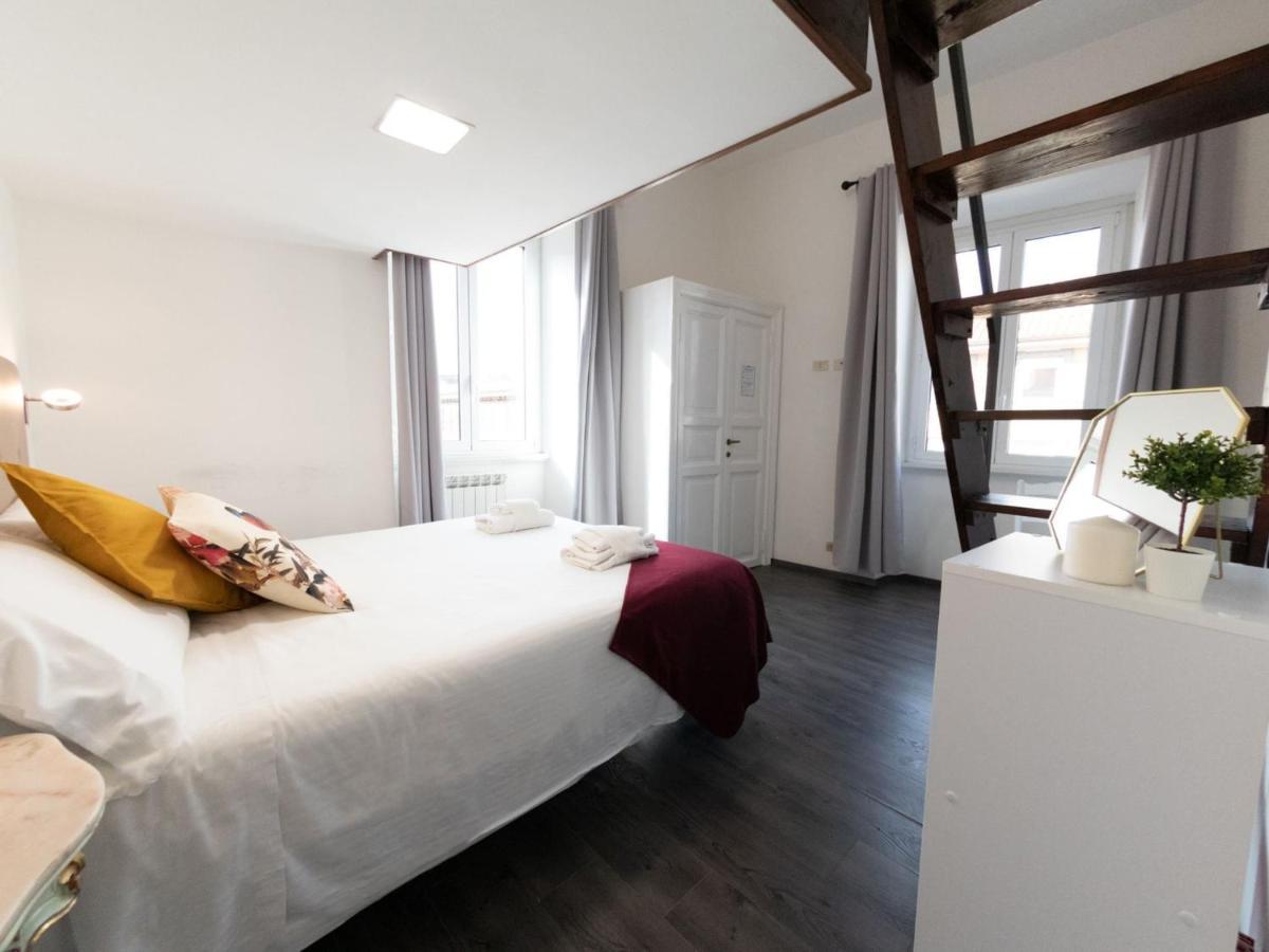 Lägenhet The Best Rent - Three-bedroom Close To Colosseo *