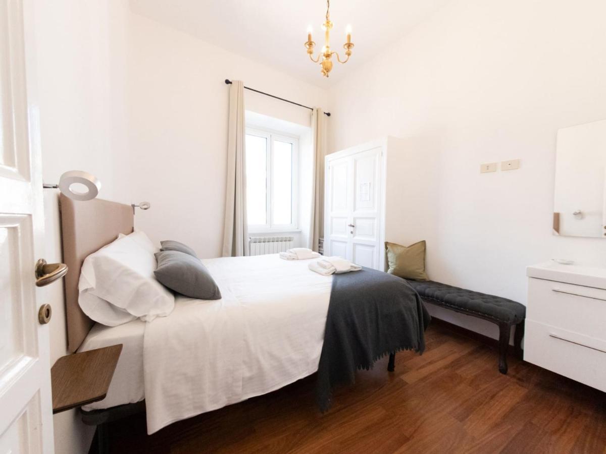 The Best Rent - Three-bedroom Close To Colosseo * Rom